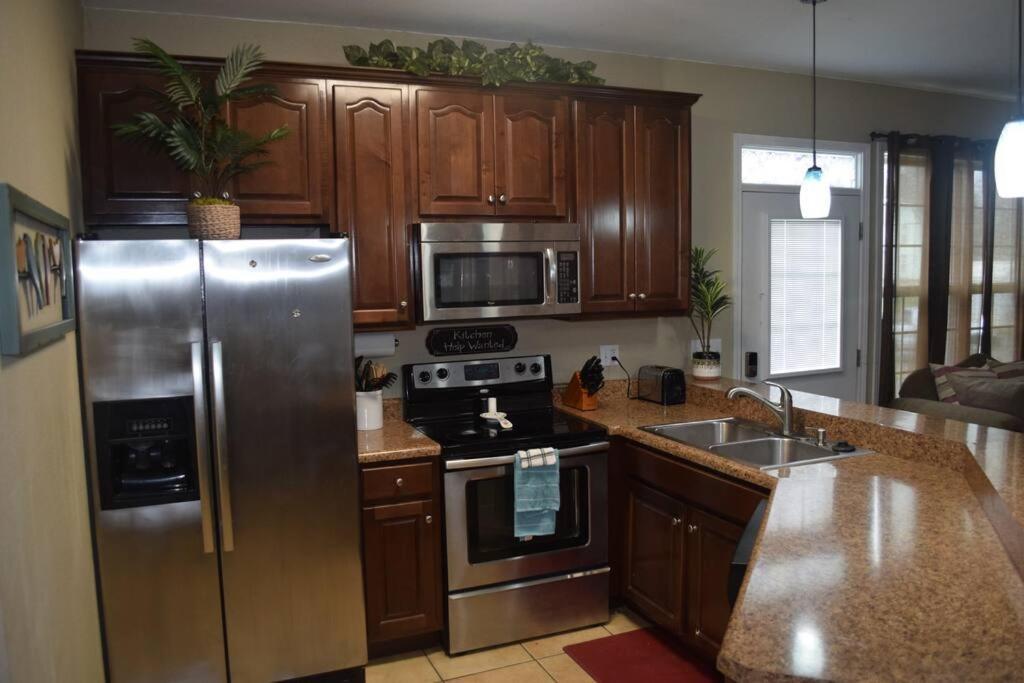 Skinny Big House In Jefferson City Екстериор снимка